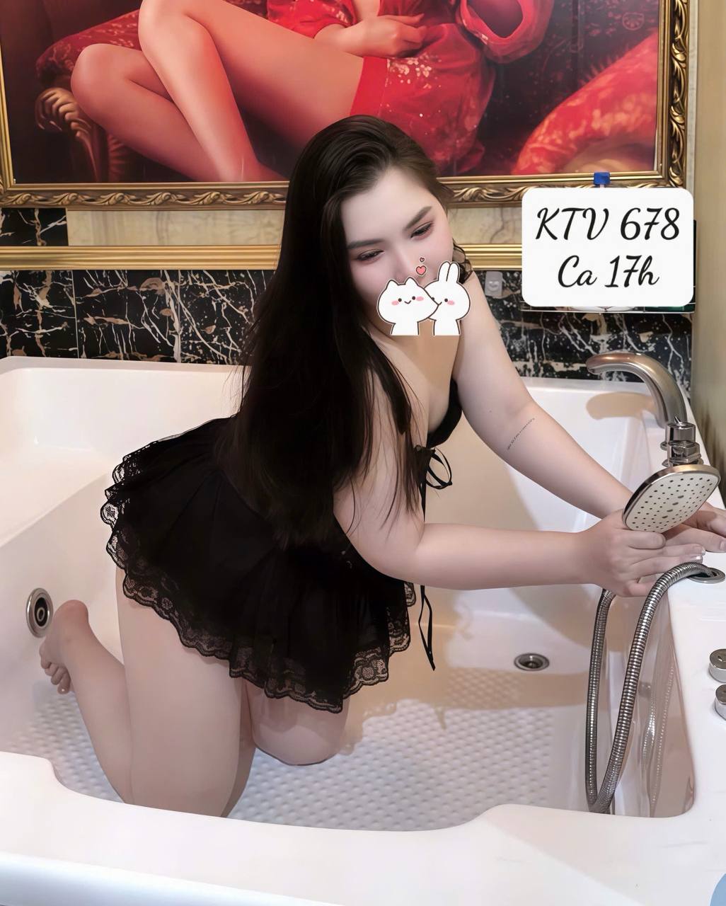 678